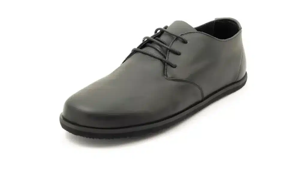 zapatos minimalistas urbanos pies sucios