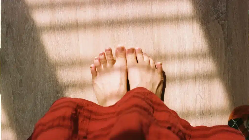 ir descalzo en invierno